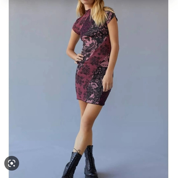 Urban Outfitters Dresses & Skirts - UO Nina Spliced Bodycon Mock Neck Mini Dress Sz S
